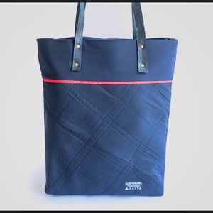 Looptworks Delta Airlines Uniform Limited Edition Tote